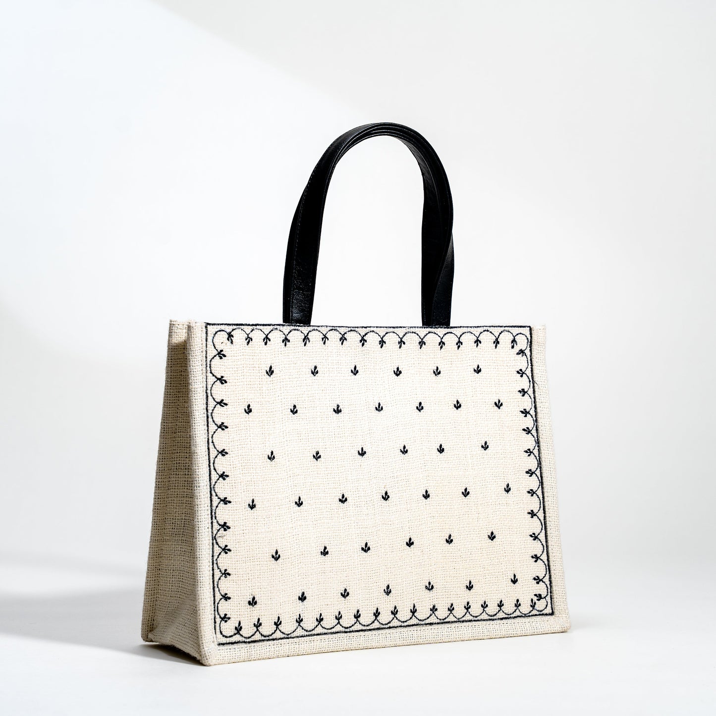 Vintage Scallop Border Embroidered Jute Tote Bag (J-0041)