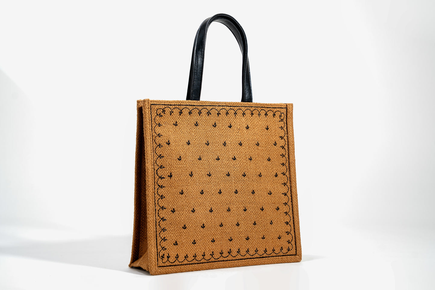 Vintage Scallop Border Embroidered Jute Tote Bag (J-0014)